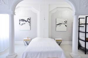Une chambre de rêve pour dormir entouré d’œuvres d'art